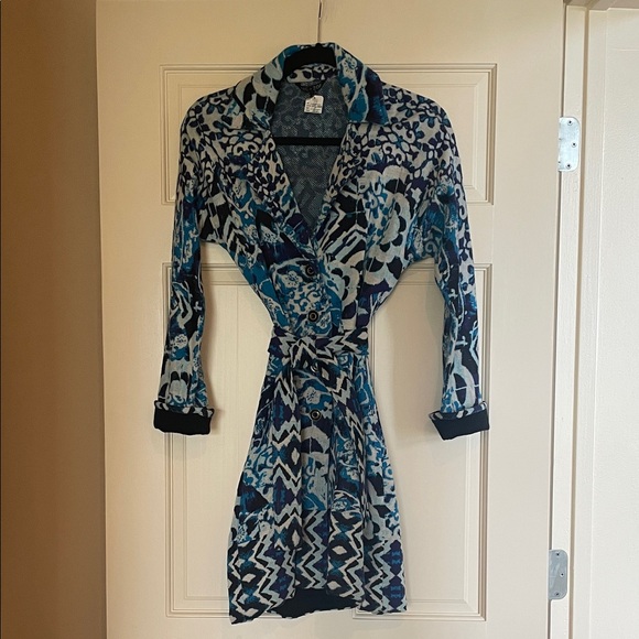 NIC+ZOE Blue and White Patterned Knit - Picture 1 of 7